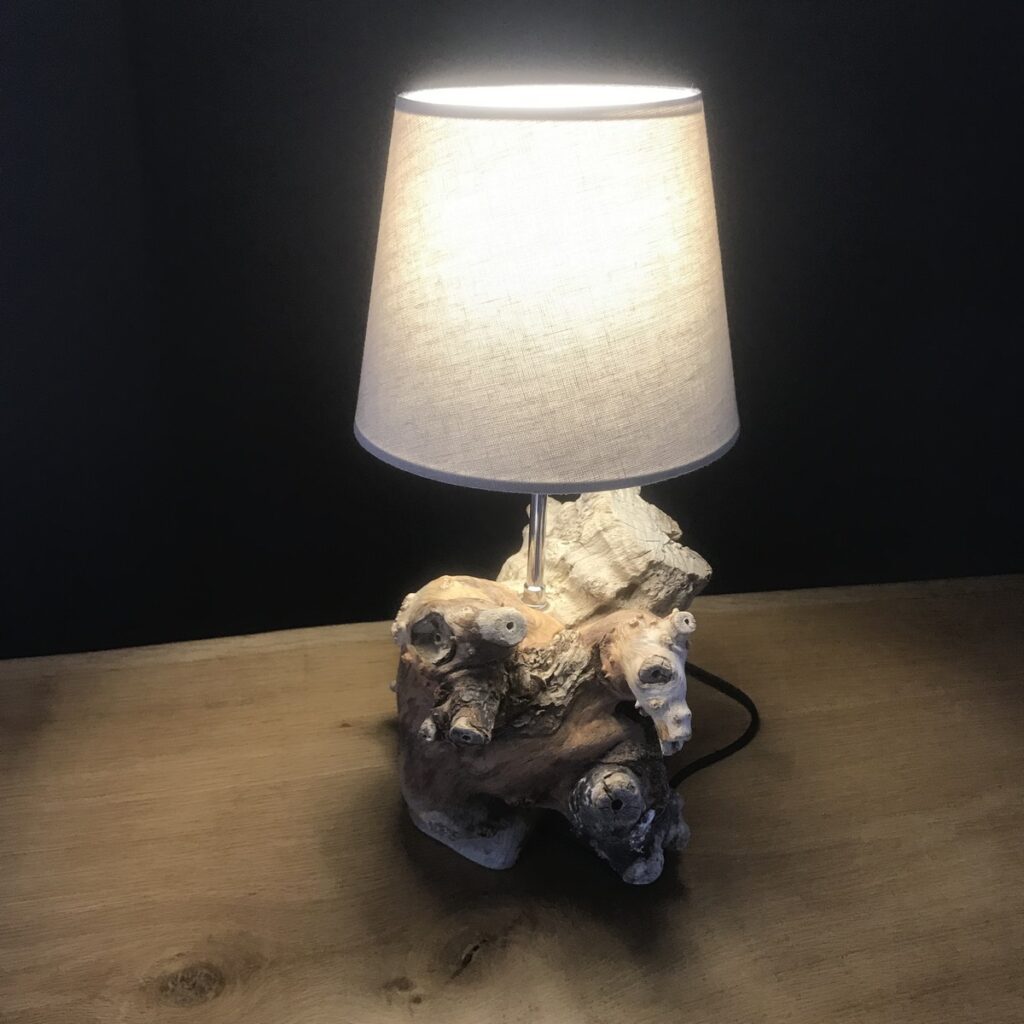 Lampe bois flotté